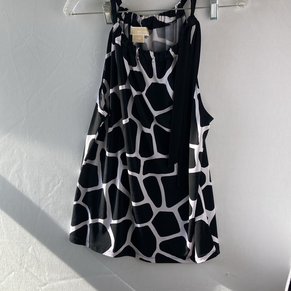 Michael Kors, casual tank blouse size medium petite in black-and-white